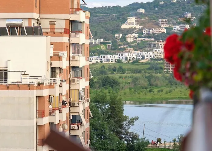 Downtown Grand Park * Tirana